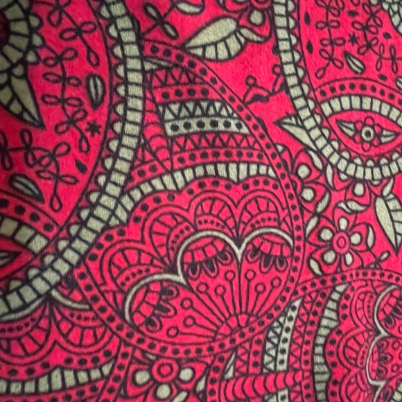 LuLaRoe Red and Black Patterned Leggings One Size - Picture 2 of 5